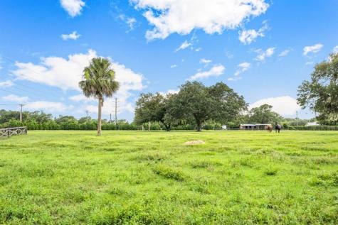 4560 S 25th Street Fort Pierce FL 34981