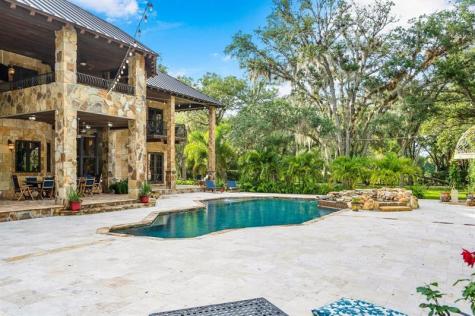 4560 S 25th Street Fort Pierce FL 34981