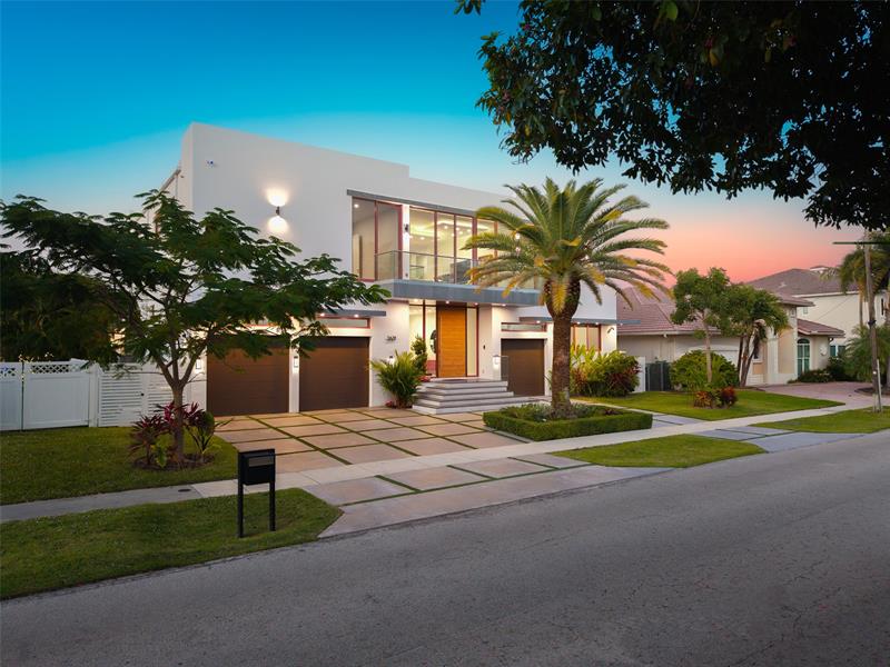2631 NE 48th Court Lighthouse Point FL 33064