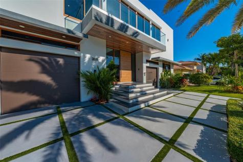 2631 NE 48th Court Lighthouse Point FL 33064