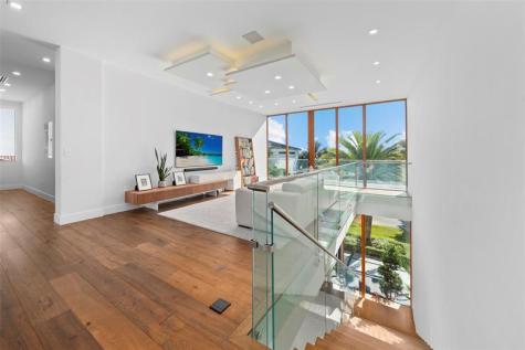 2631 NE 48th Court Lighthouse Point FL 33064