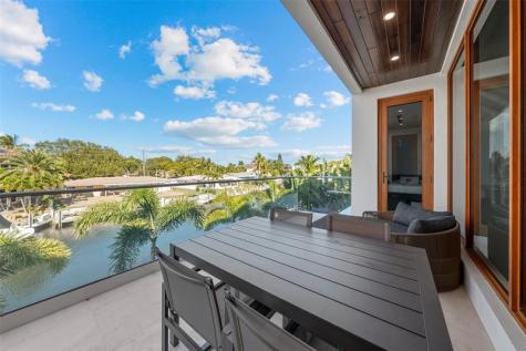 2631 NE 48th Court Lighthouse Point FL 33064