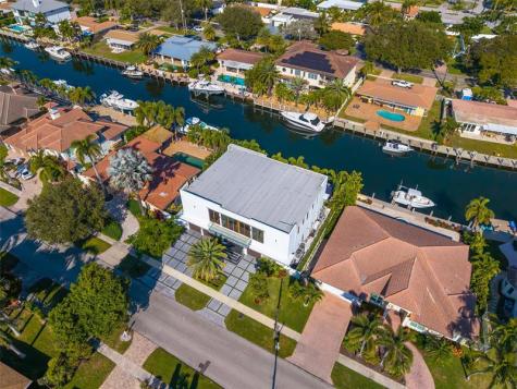 2631 NE 48th Court Lighthouse Point FL 33064