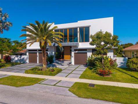 2631 NE 48th Court Lighthouse Point FL 33064