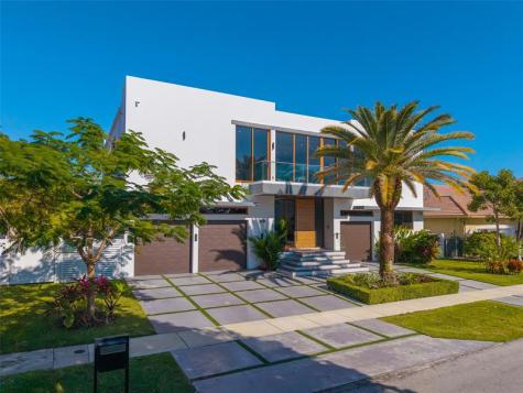2631 NE 48th Court Lighthouse Point FL 33064