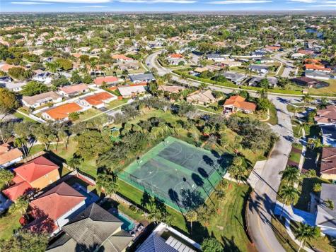 16932 SW 5th Way Weston FL 33326