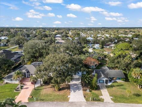 189 Abeto Terrace Sebastian FL 32958