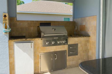 6715 NW Pinson Court Port St Lucie FL 34983