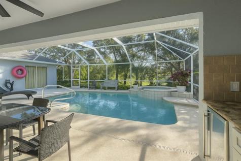 6715 NW Pinson Court Port St Lucie FL 34983