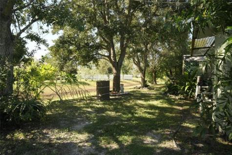6715 NW Pinson Court Port St Lucie FL 34983