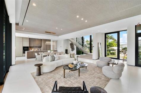 2880 NE 28th Street Fort Lauderdale FL 33306