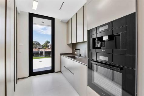 2880 NE 28th Street Fort Lauderdale FL 33306