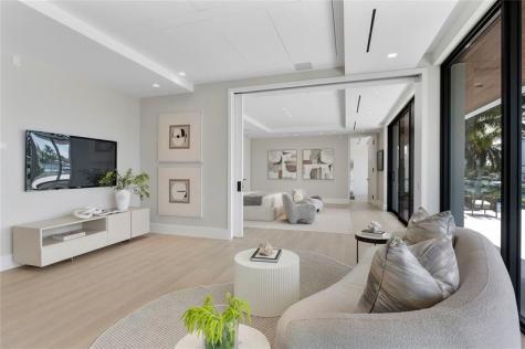 2880 NE 28th Street Fort Lauderdale FL 33306