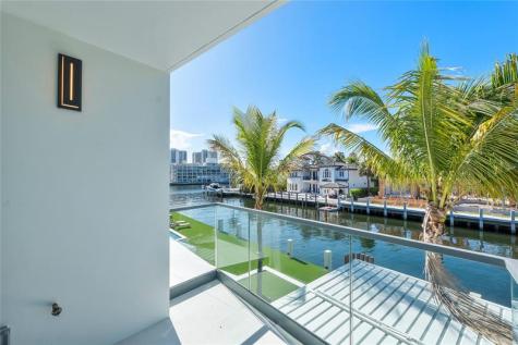 2880 NE 28th Street Fort Lauderdale FL 33306