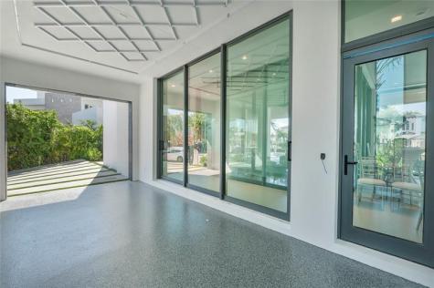 2880 NE 28th Street Fort Lauderdale FL 33306