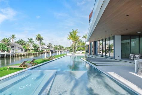 2880 NE 28th Street Fort Lauderdale FL 33306