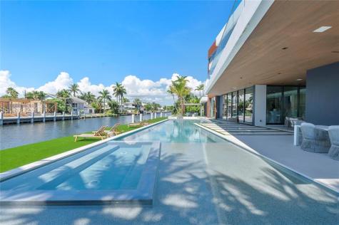 2880 NE 28th Street Fort Lauderdale FL 33306