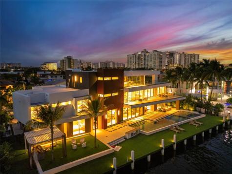 2880 NE 28th Street Fort Lauderdale FL 33306