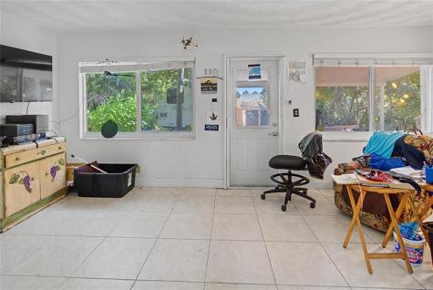 922 S Palmway Lake Worth Beach FL 33460