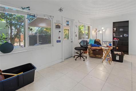 922 S Palmway Lake Worth Beach FL 33460