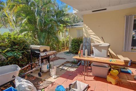 922 S Palmway Lake Worth Beach FL 33460