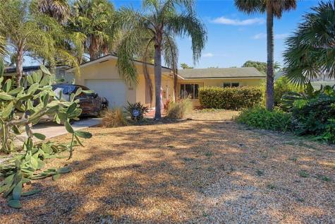 922 S Palmway Lake Worth Beach FL 33460