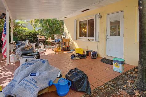 922 S Palmway Lake Worth Beach FL 33460