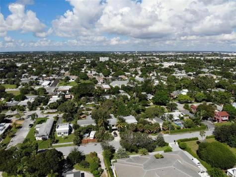 922 S Palmway Lake Worth Beach FL 33460