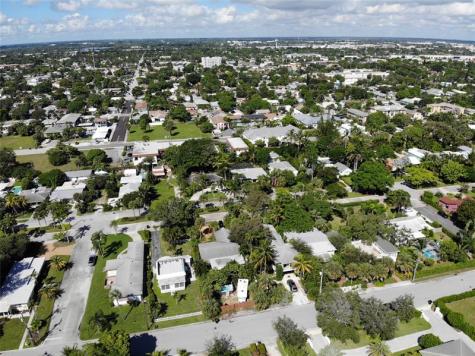 922 S Palmway Lake Worth Beach FL 33460