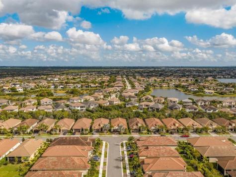 9088 E Leon Circle Parkland FL 33076