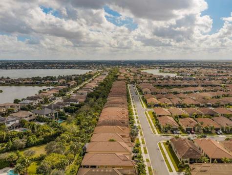 9088 E Leon Circle Parkland FL 33076