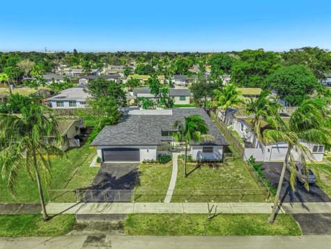 7521 Grant Court Hollywood FL 33024