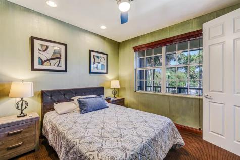 132 NE 21st Court Wilton Manors FL 33305