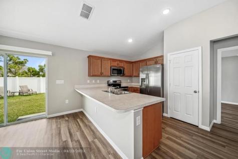 5485 NW Pine Trail Circle Port St Lucie FL 34983
