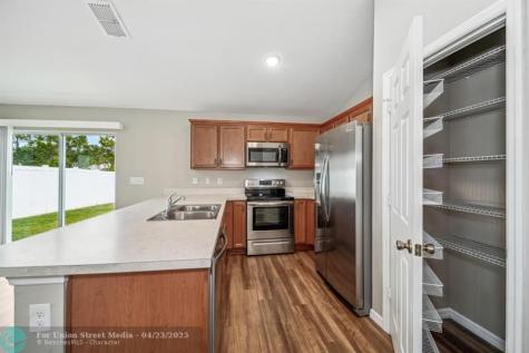 5485 NW Pine Trail Circle Port St Lucie FL 34983
