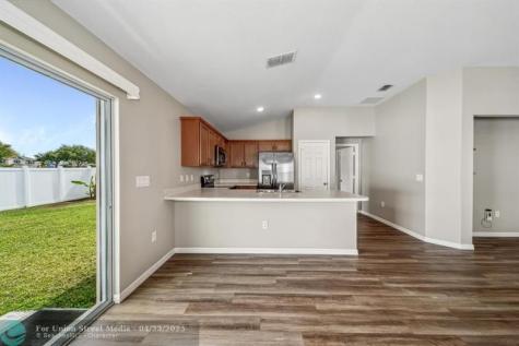 5485 NW Pine Trail Circle Port St Lucie FL 34983