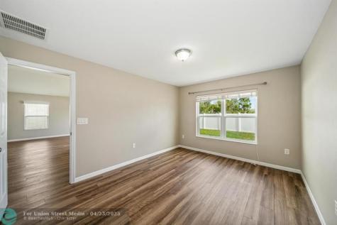 5485 NW Pine Trail Circle Port St Lucie FL 34983