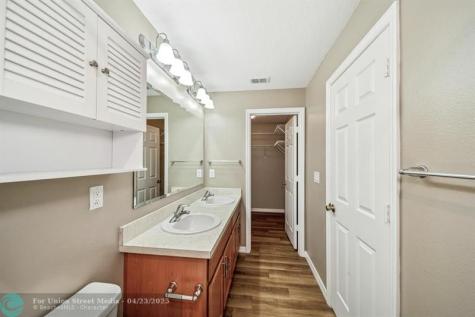 5485 NW Pine Trail Circle Port St Lucie FL 34983