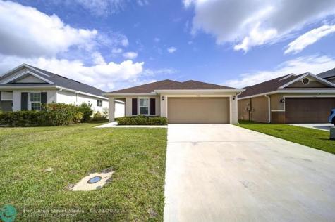 5485 NW Pine Trail Circle Port St Lucie FL 34983
