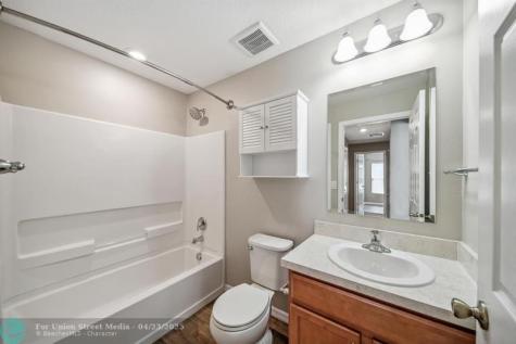 5485 NW Pine Trail Circle Port St Lucie FL 34983