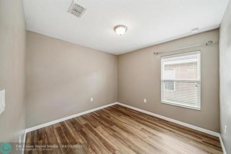 5485 NW Pine Trail Circle Port St Lucie FL 34983