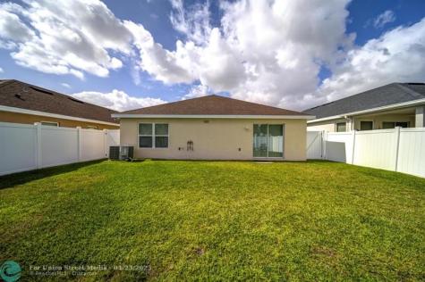 5485 NW Pine Trail Circle Port St Lucie FL 34983