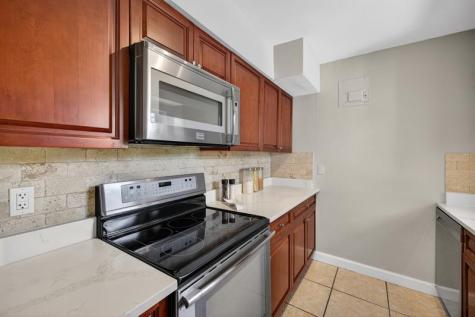 4781 NE 4th Avenue Oakland Park FL 33334