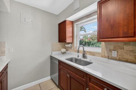 4781 NE 4th Avenue Oakland Park FL 33334