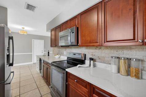 4781 NE 4th Avenue Oakland Park FL 33334