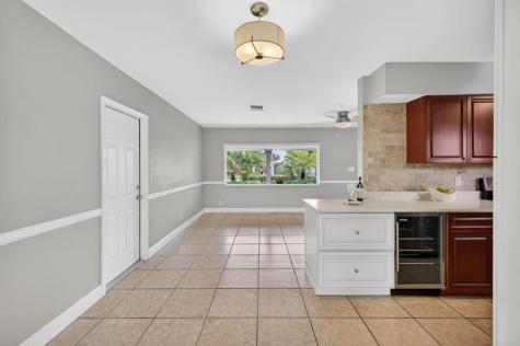 4781 NE 4th Avenue Oakland Park FL 33334