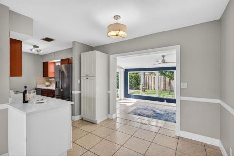 4781 NE 4th Avenue Oakland Park FL 33334