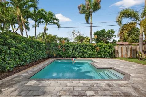 4781 NE 4th Avenue Oakland Park FL 33334