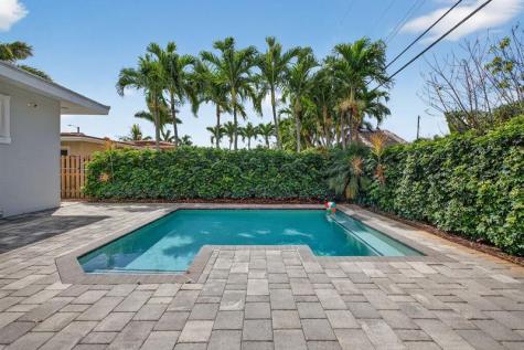4781 NE 4th Avenue Oakland Park FL 33334