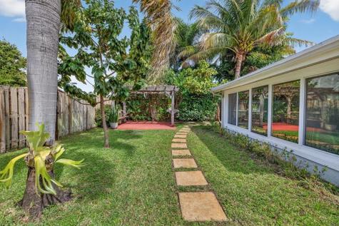 4781 NE 4th Avenue Oakland Park FL 33334